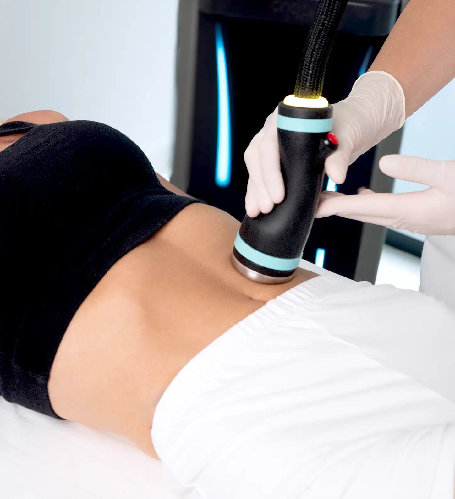 Onda Pro Coolwaves body contouring treatment at Skin Select Brentwood
